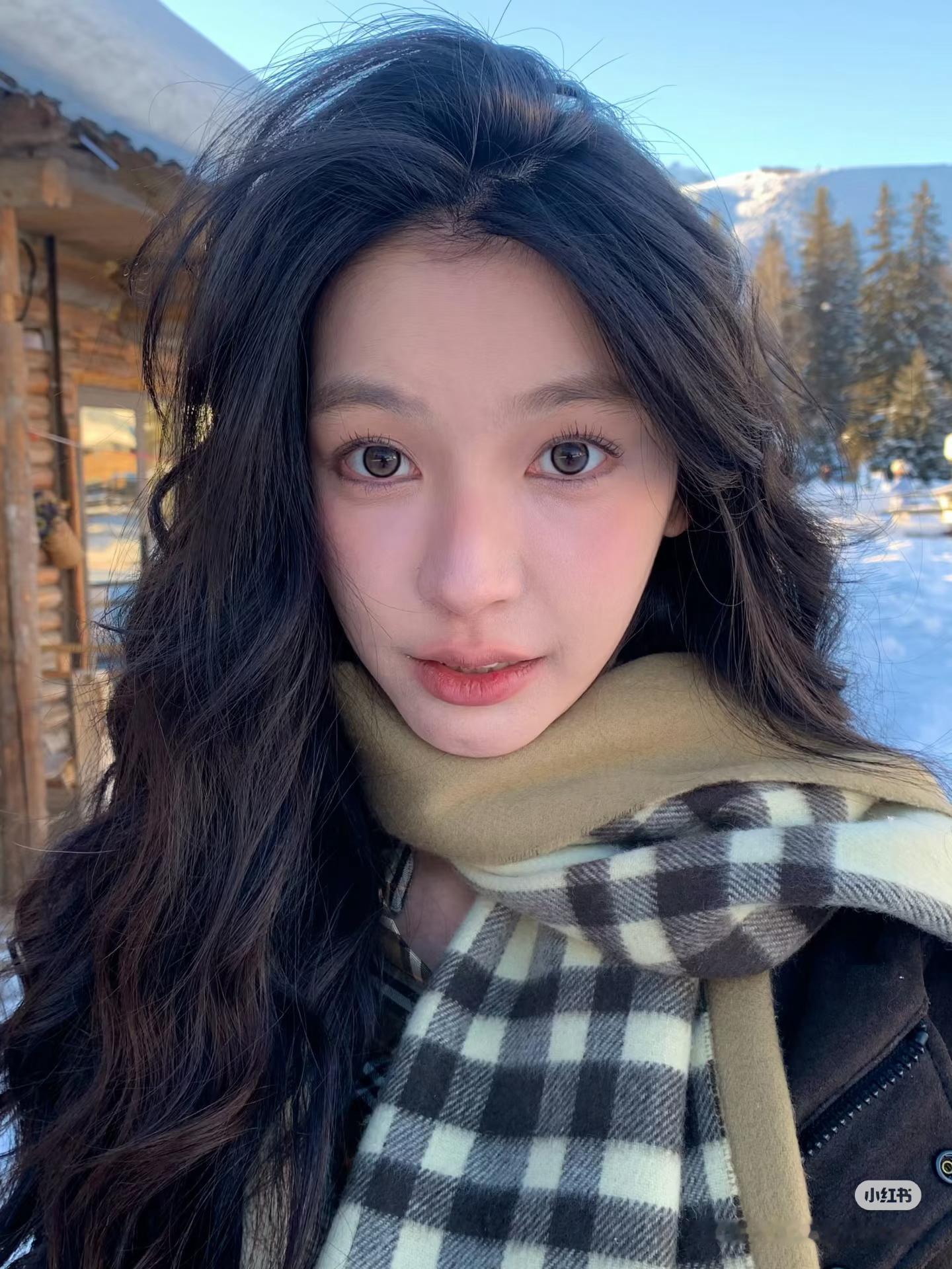 易梦玲称将捐出全部直播收入她其实一直都是这样啊，性格也挺好的，她从刚开始到现在也