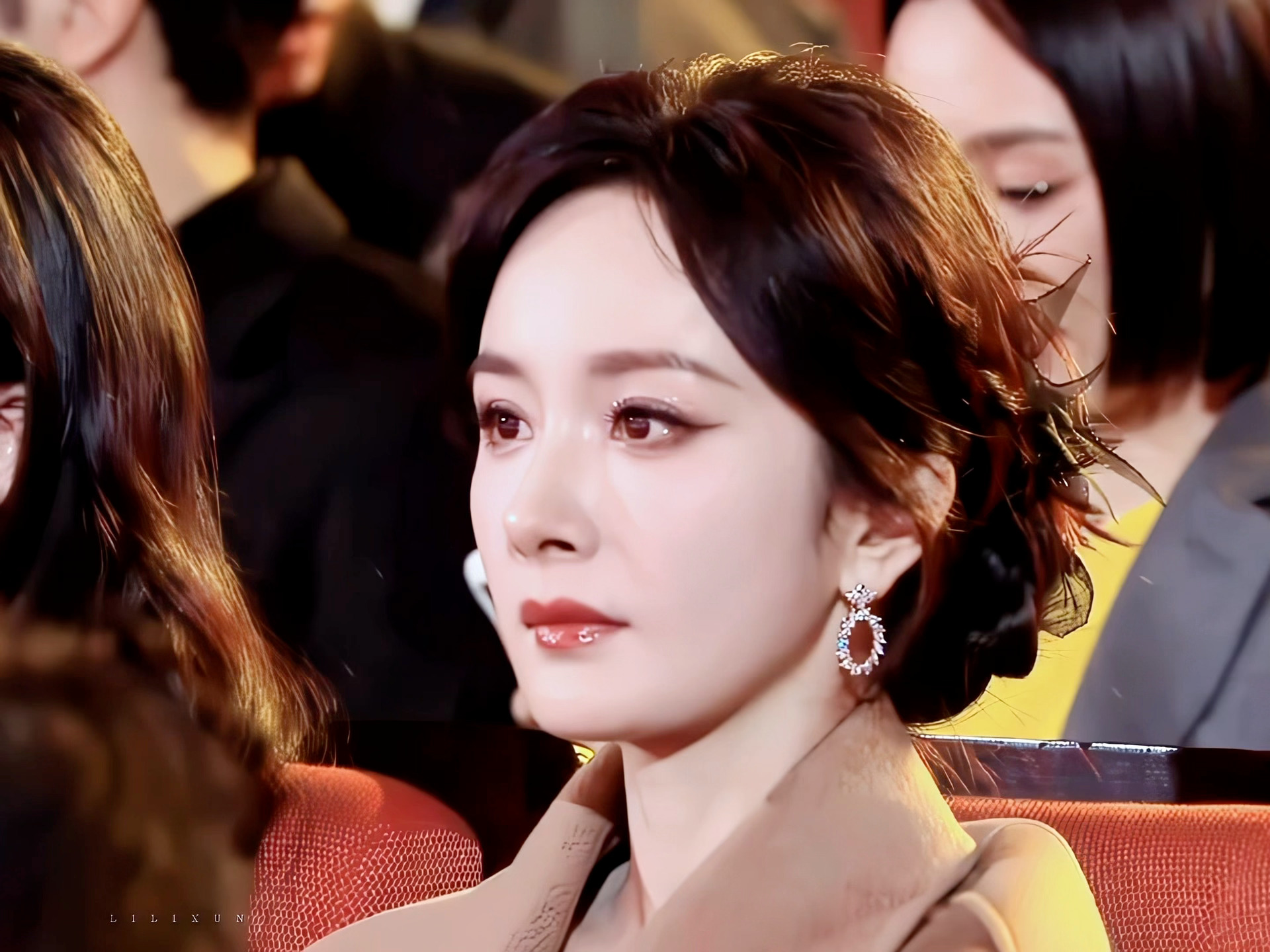 今晚最美镜头 没有之一🥹 姐真的好美！！！ 杨幂 | 微博视界大会内场 ​​​