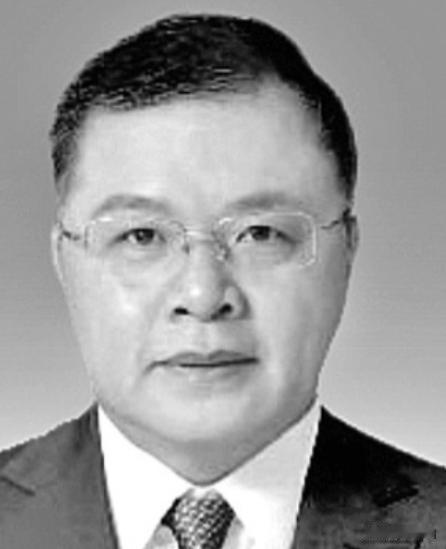 他公费留学却宣誓加入英国国籍，谁知，国家召唤时，他变卖剑桥别墅，妻子犹豫不决，他