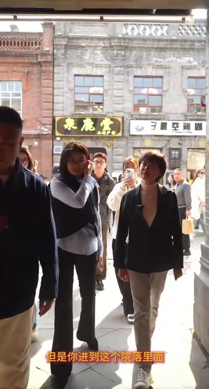 中海八路。
还有一点，它外地面是西式的，但是进到院落里面是中式的。我自己更喜欢这