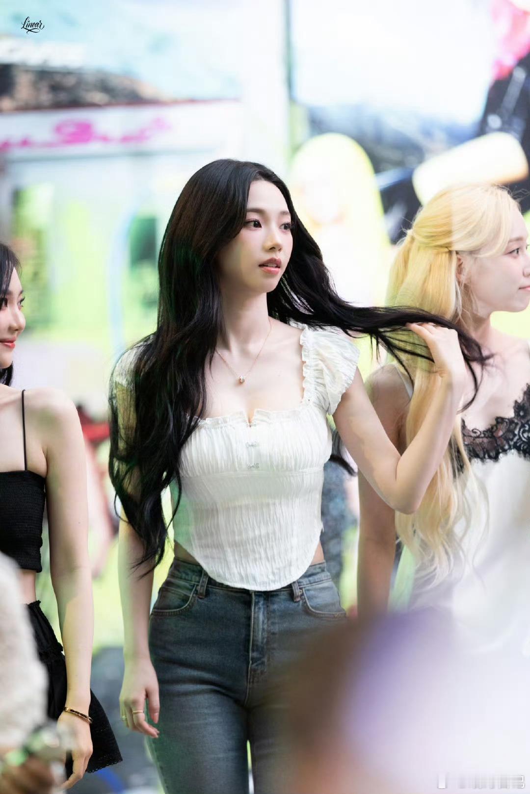 我女神右边怎么有只水滴鱼