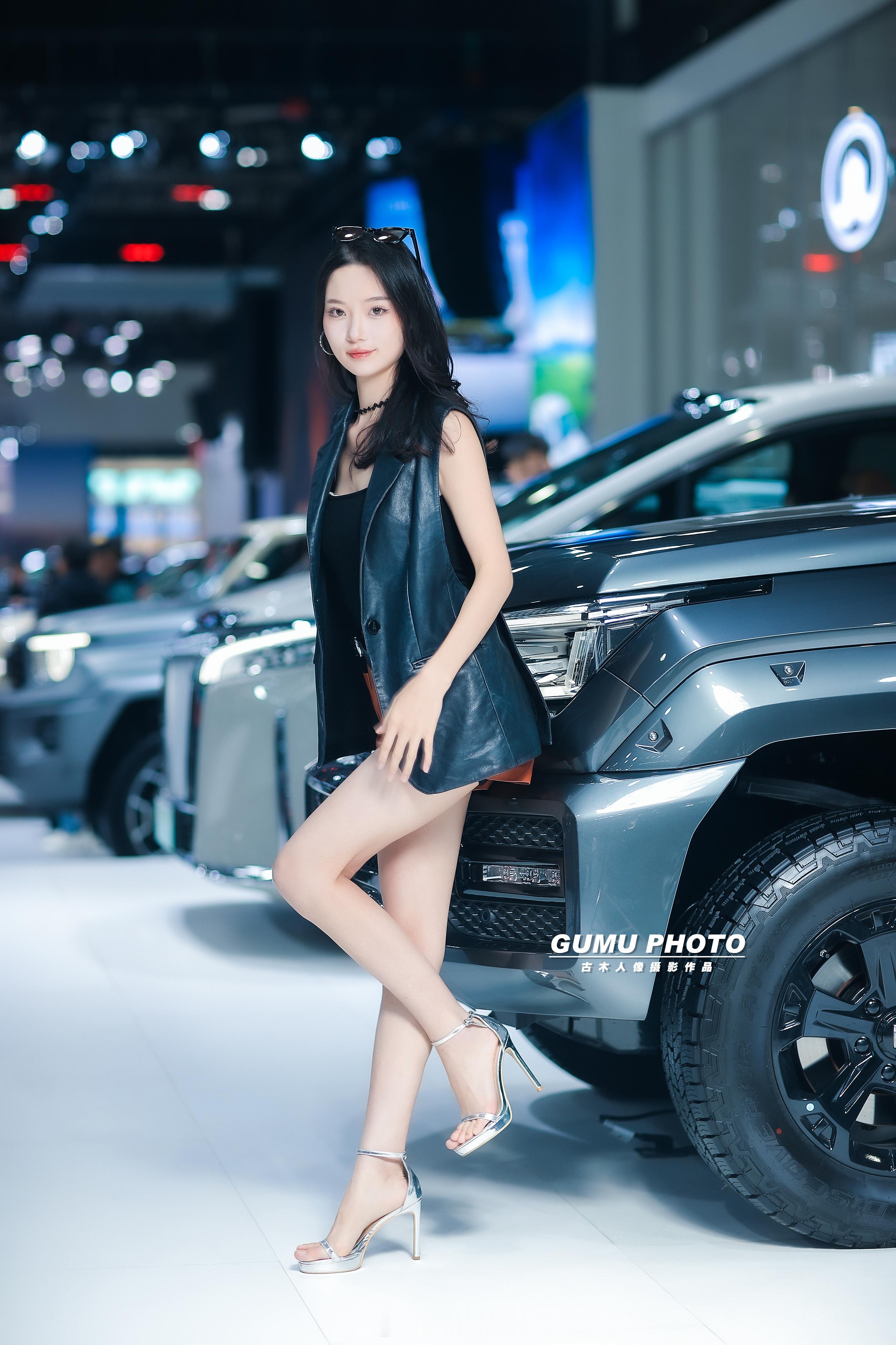 2025贵阳汽车文化节长城展台模特小姐姐。2025贵阳汽车文化节第十五届贵阳汽车