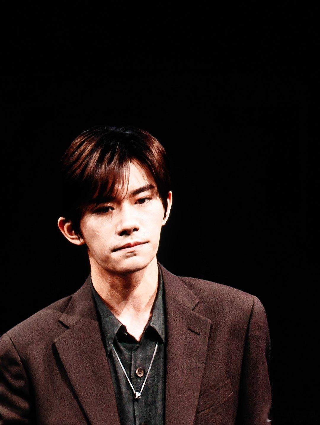 nova15搭载麒麟9系旗舰芯片 nova 15系列性能全面回归。nova 15