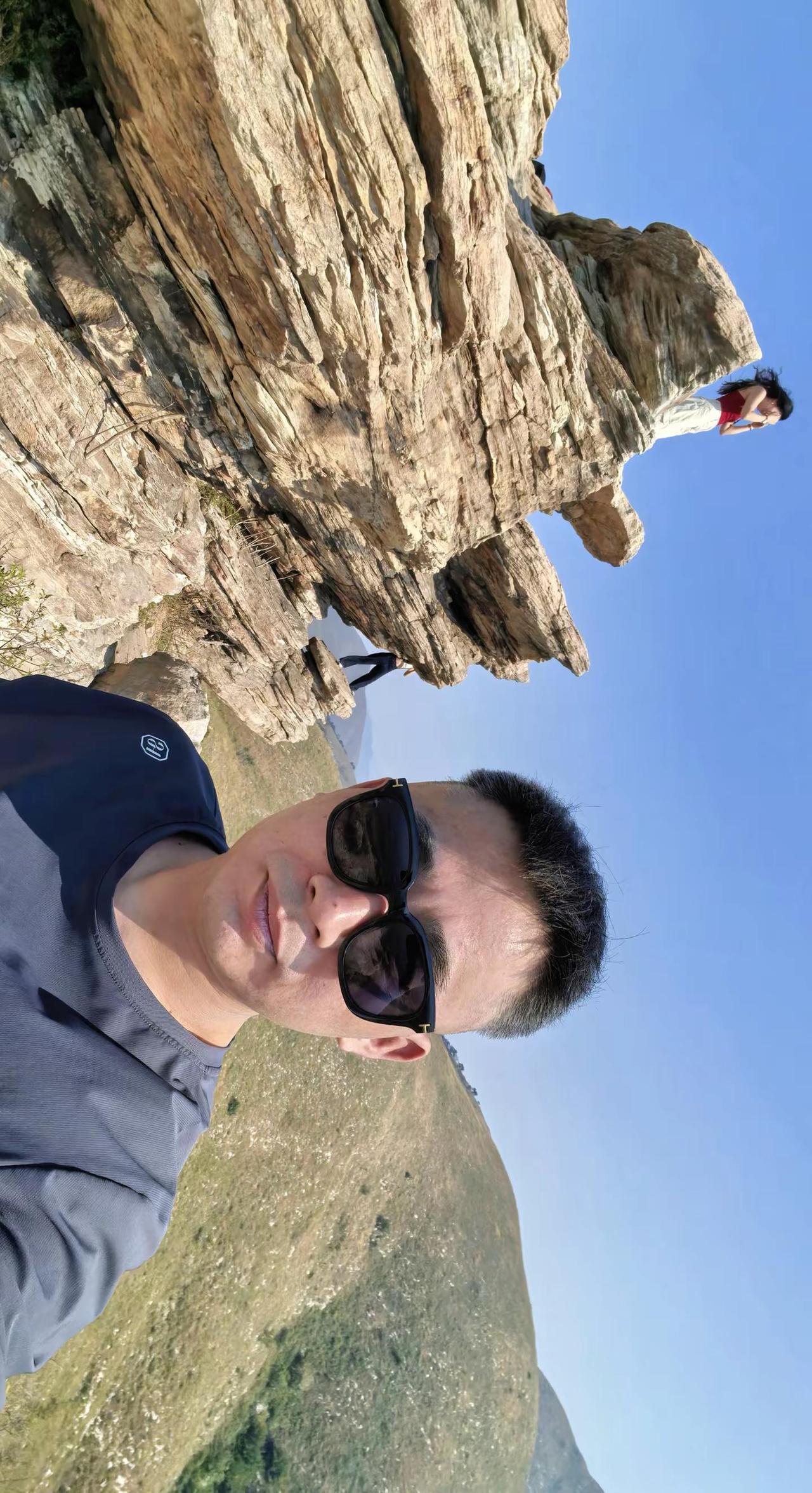 困惑的时候，爬一座山，吹一吹来自山顶的风……