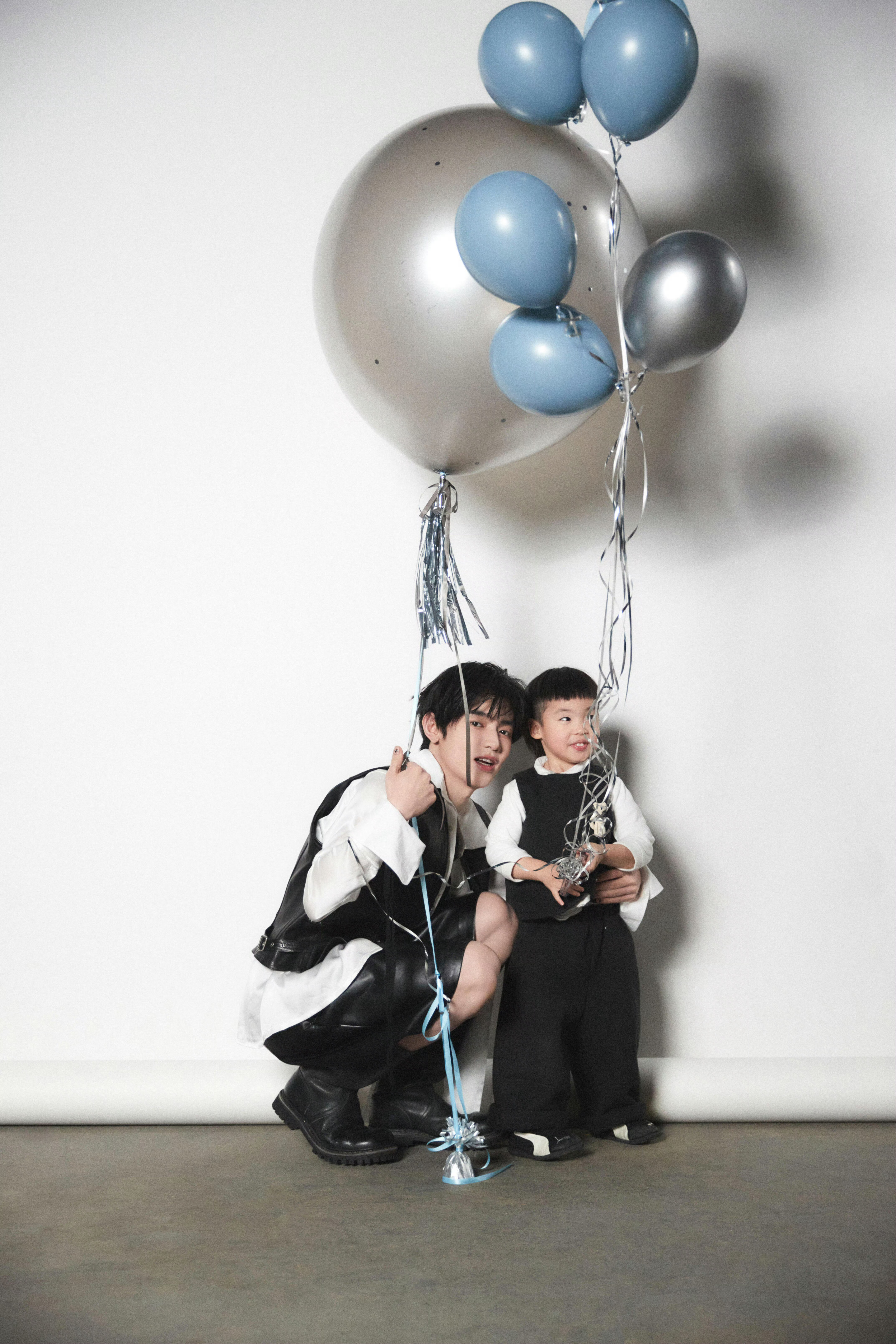 章昊 章昊拍摄花絮 有两个萌萌的小朋友