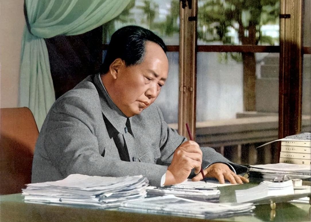 我很想知道一个答案，如果他老人家现在依然健在，世界又是一个什么格局？

有些人还