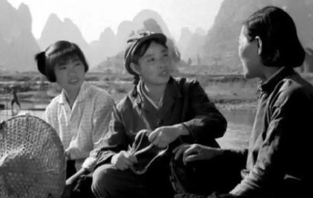 1973年，福州军区副司令的妹妹来到城里，专门去探望他。见面时，妹妹对哥哥讲，哥