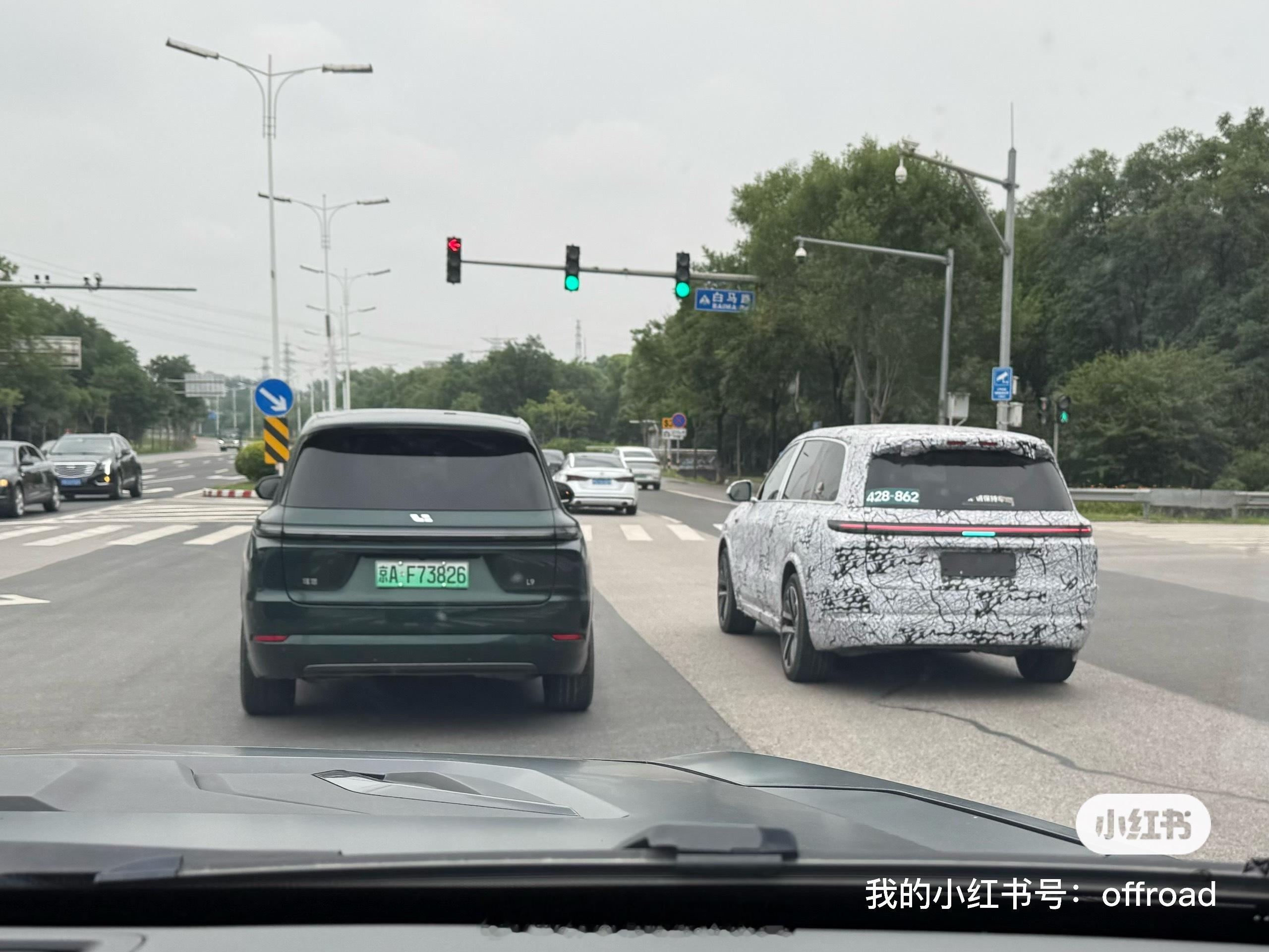 生活手记理想智驾测试车？正好跟量产车同框理想理想智驾理想汽车 ​​​
