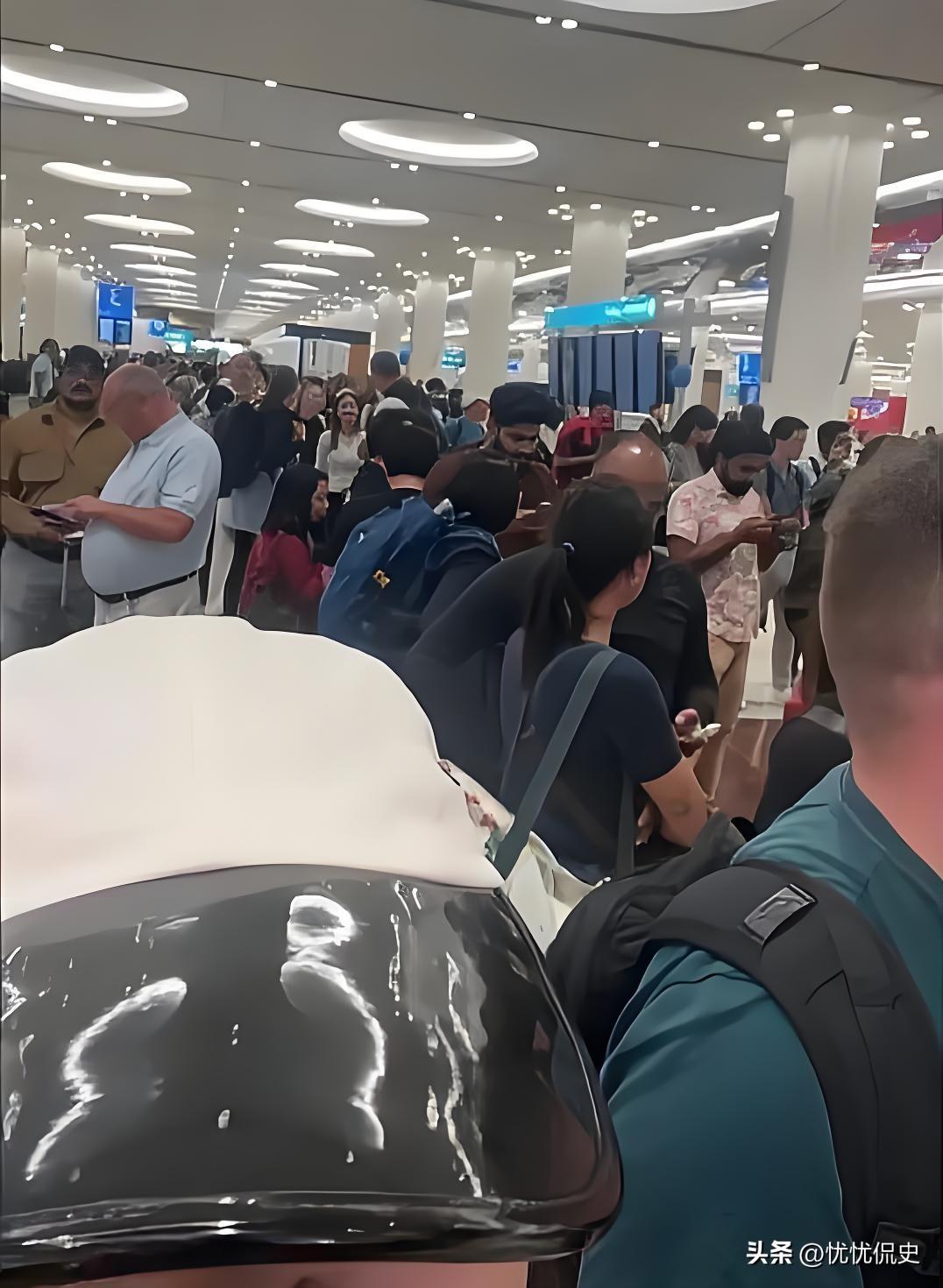 2026年2月28日晚至3月1日凌晨，上海浦东机场上演了揪心一幕，多架飞往中东的
