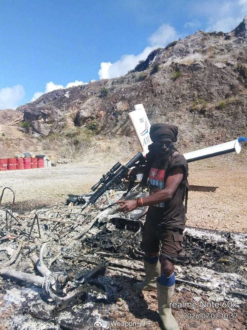 兵器影像 印度尼西亚西巴布亚民族解放军（TPNPB）的武装分子声称对一名美国飞行