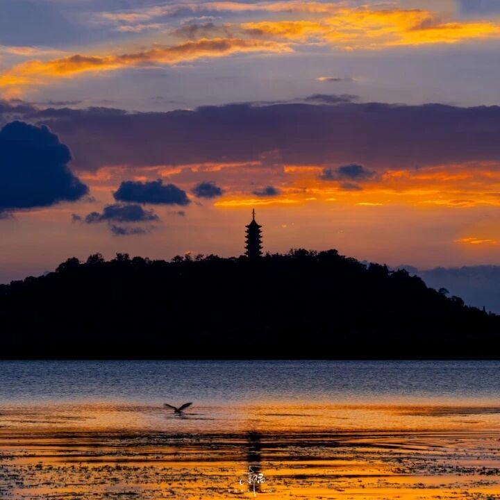 【年龄是数字，不是枷锁】
        年龄只是数字，不是枷锁，安徽71岁的孙