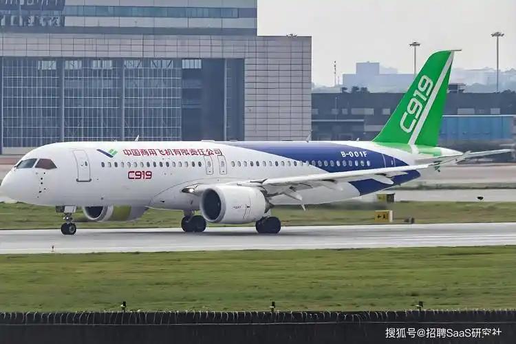 美国这一刀捅的可真够狠！一刀直插C919命脉，中国引以为傲的商飞C919客机，交