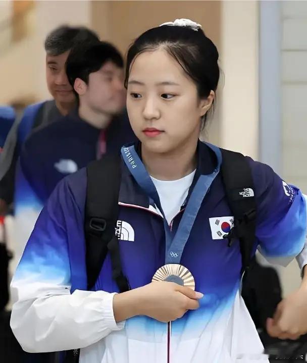 韩国女乒的申裕斌，刚打完国际总决赛回国，转头就买了350袋大米，用自己名字命名的