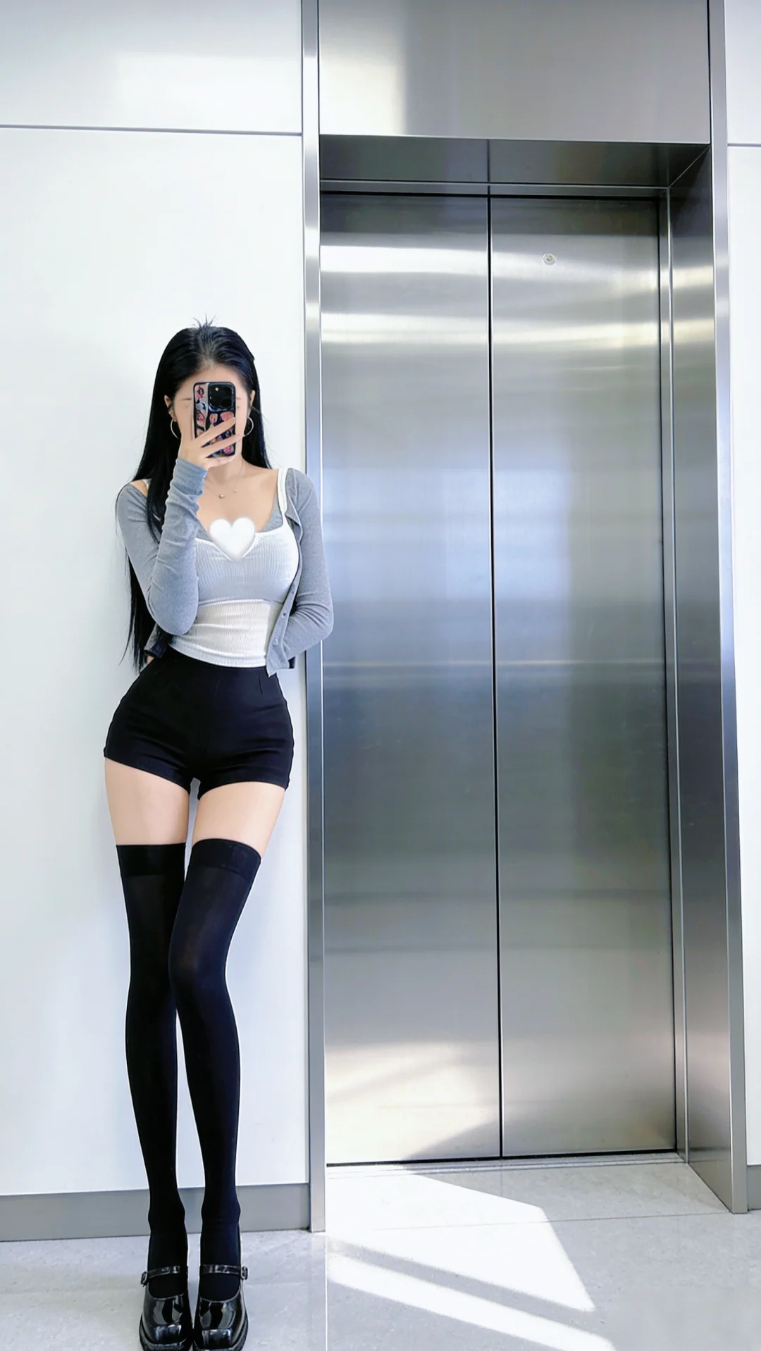 走 穿长袜拍照去！