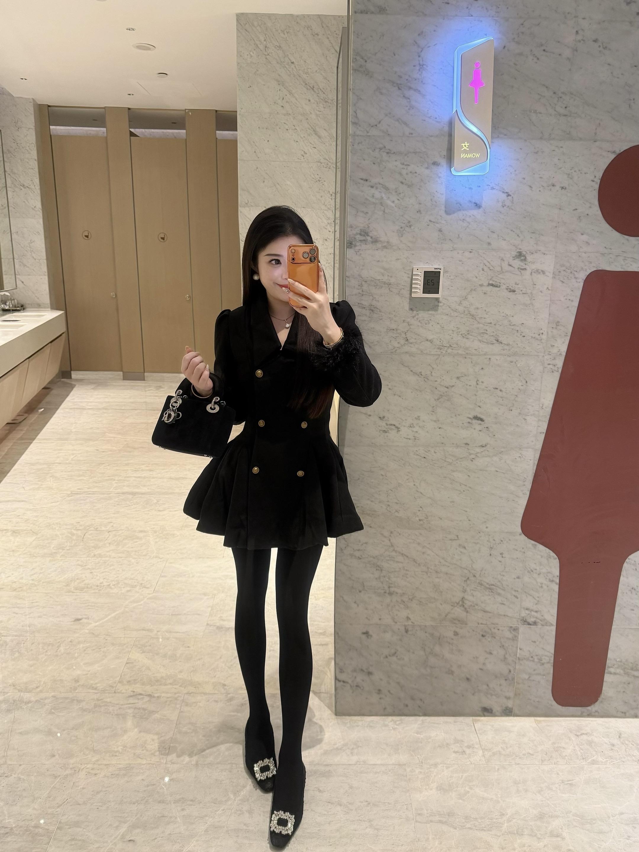 “你什么档次啊 居然敢不回我消息 是肾虚没力气打字吗”