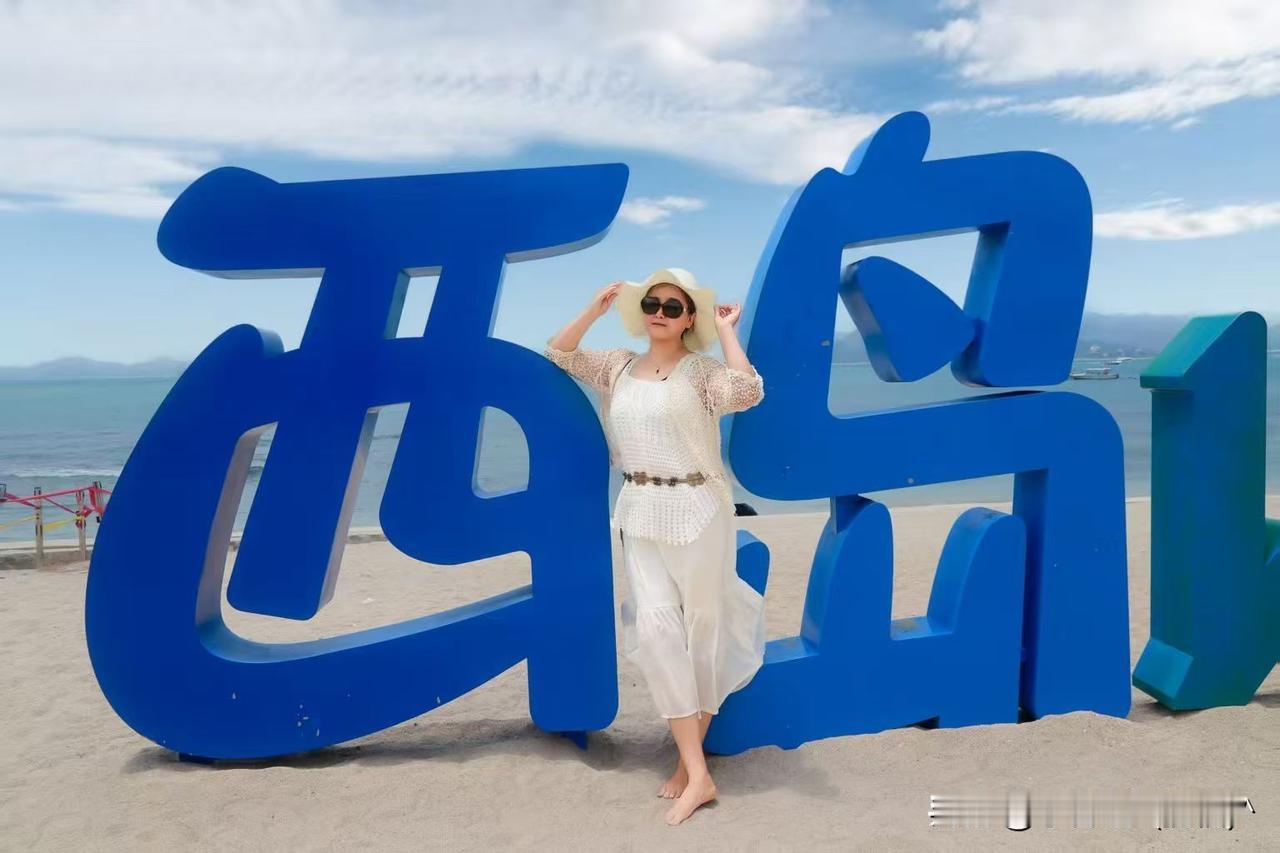 二表姐的幸福人生:  今天早上出发去了海南，在飞机场工作的大儿子休年假，带老妈开