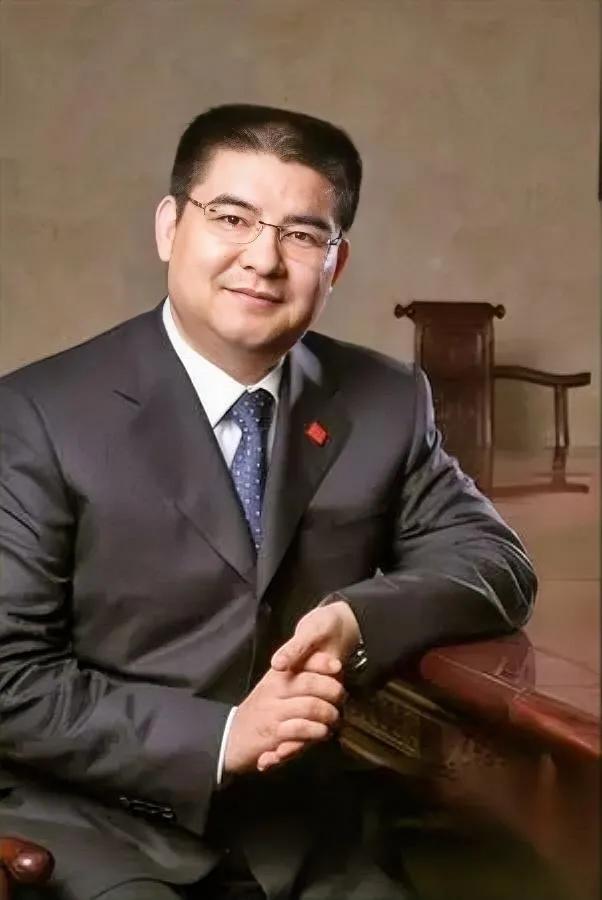 标哥又闹笑话

你猜错哪了

把满族的陈丽华归成陈氏宗亲，当场被网友戳穿“哭错坟