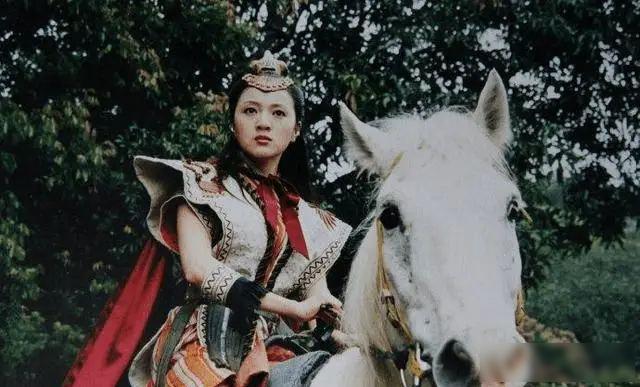 历经三个朝代、伺候五任皇帝、被刺杀六百多次的卡斯特罗你听过，但你听过一个女人，横