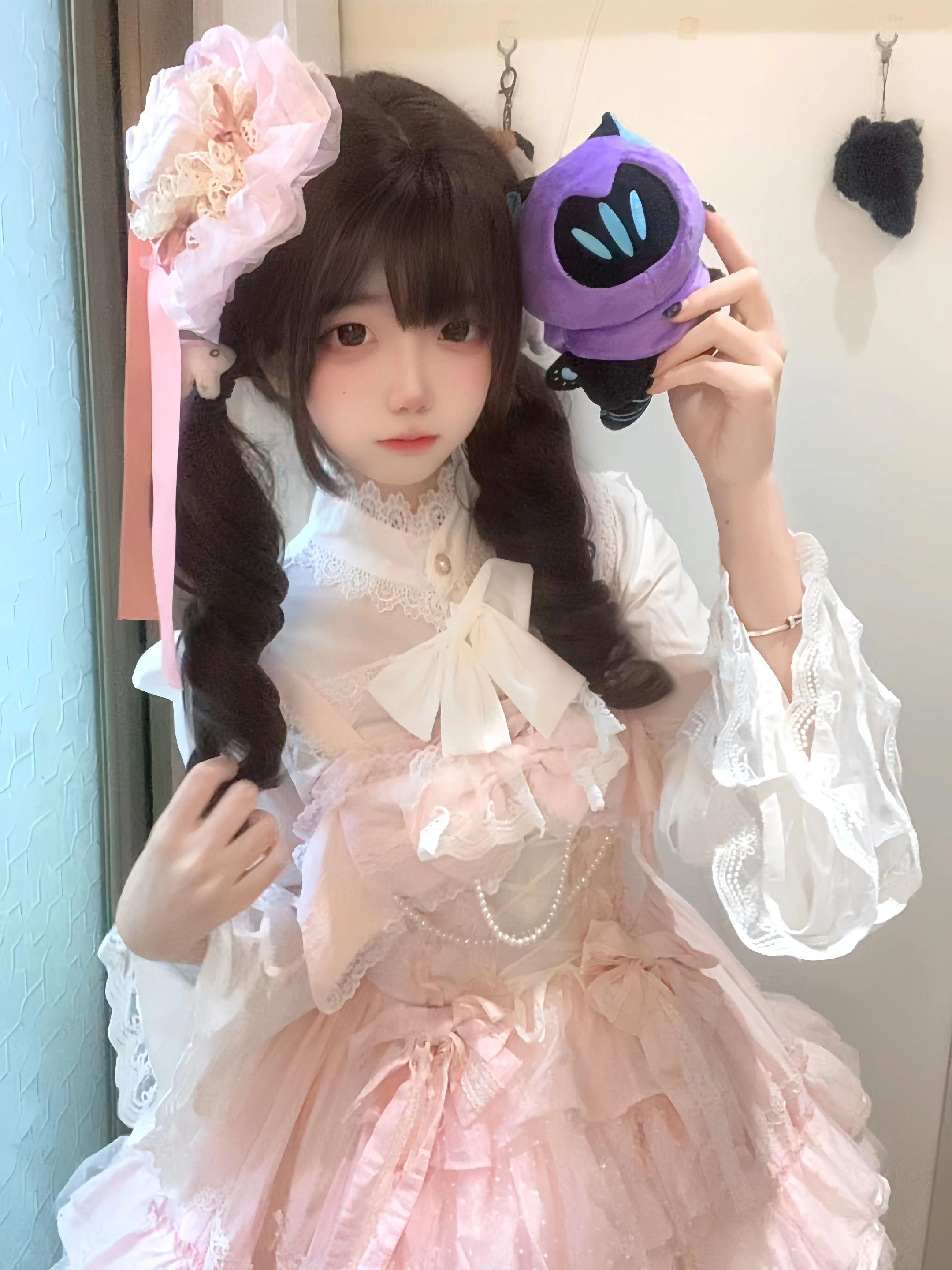 你明明知道我黏不到人就要一哭二闹三上吊 还这样一直不理我 这完全就是在...