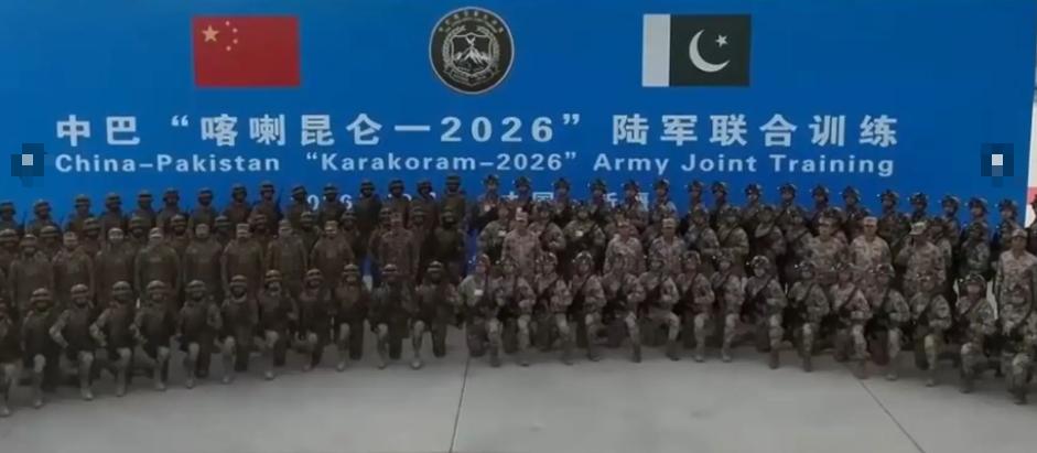 让人眼前一震，中巴陆军联合演习诸多细节曝光，巴方士兵都看呆了。
 
镜头直接拉到