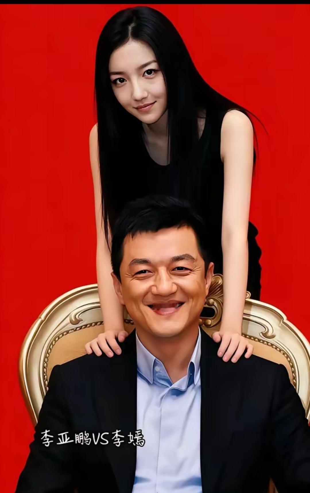 李亚鹏说，女儿像他！但现如今已全无唇腭裂痕迹的李嫣，虽说长相笑容都像爸爸，但一眼