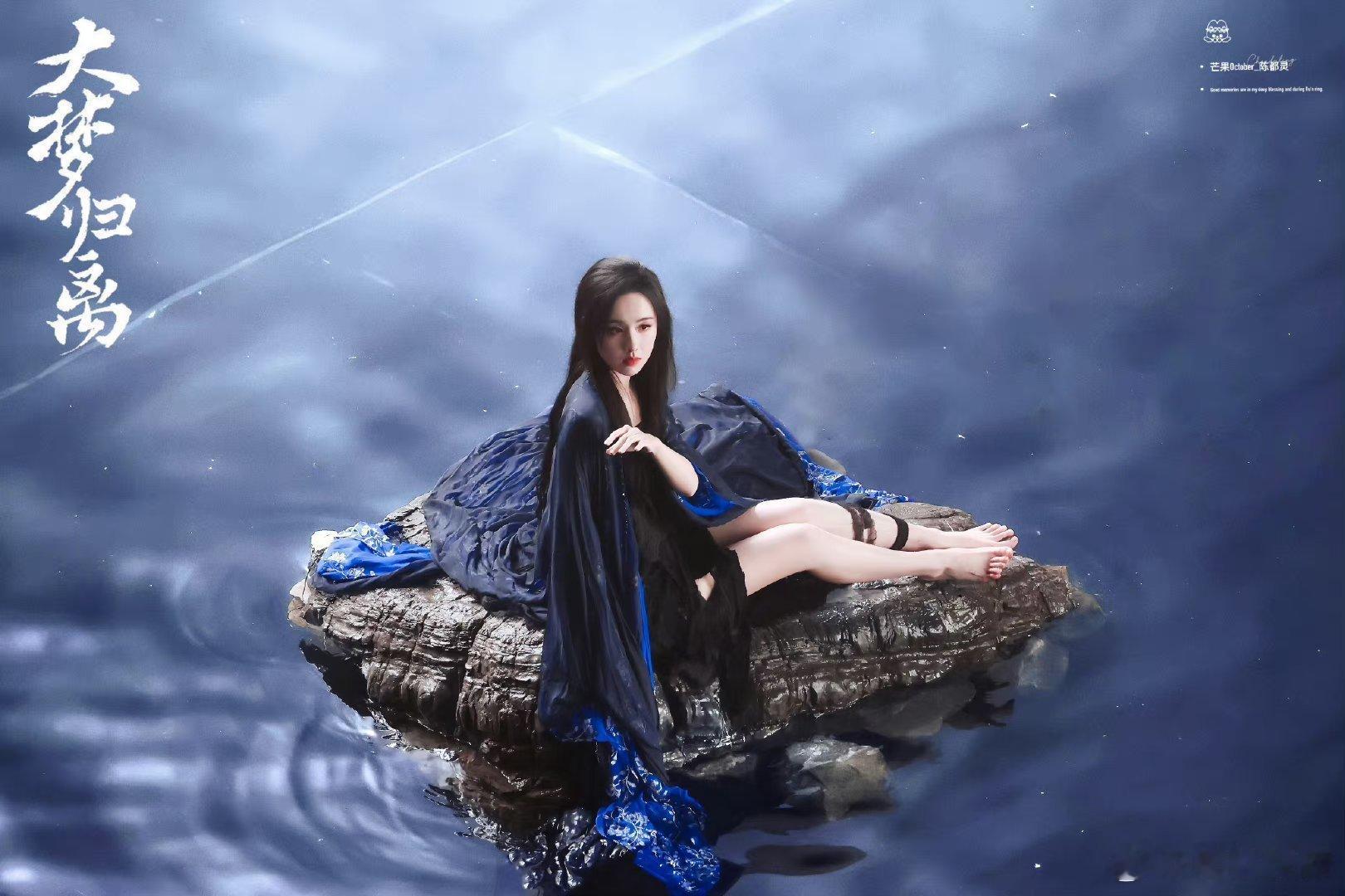 #陈都灵[超话]#陈都灵这样的气质相比也是非常独特的呀，感觉整个人都是非常的美 