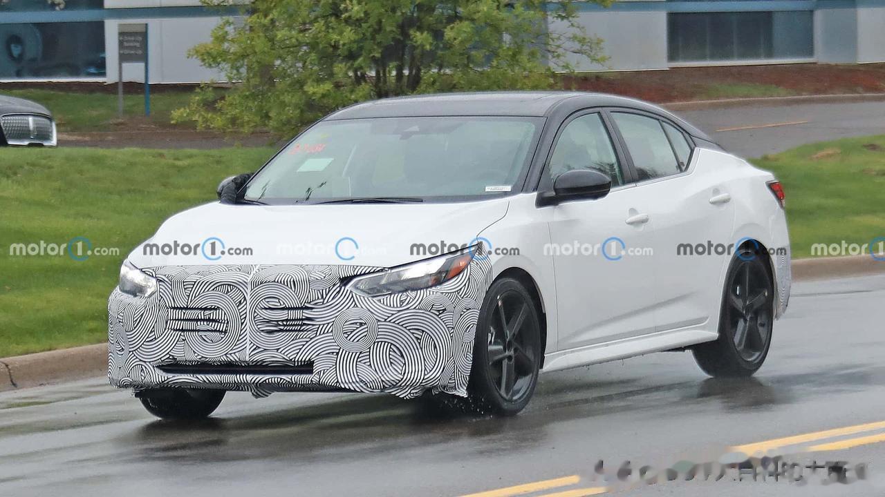 新款美版轩逸（Sentra）谍照曝光，前脸和车尾小改。这里放一张东风日产改款轩逸