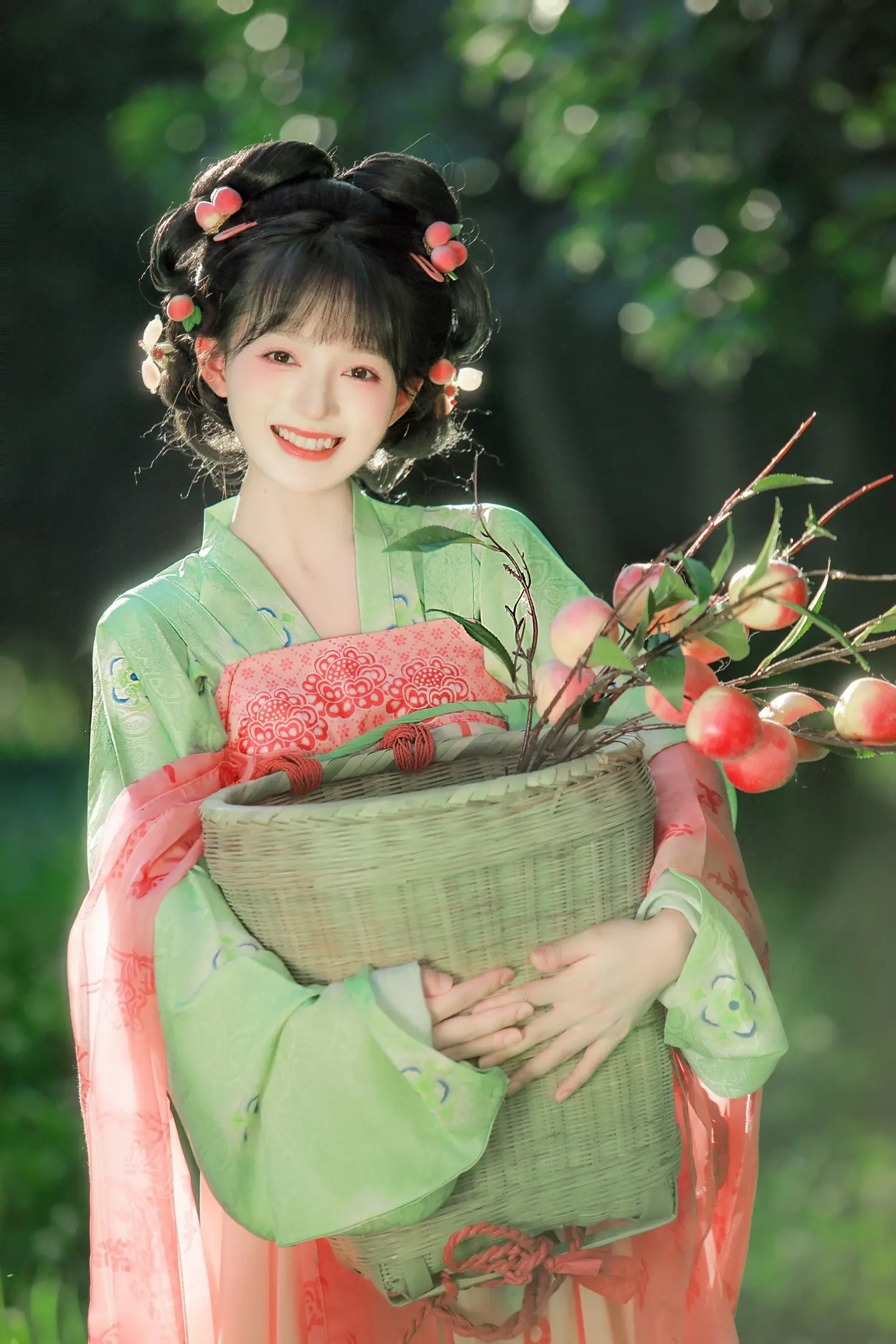 夏天就是要吃大大的水蜜桃呀。