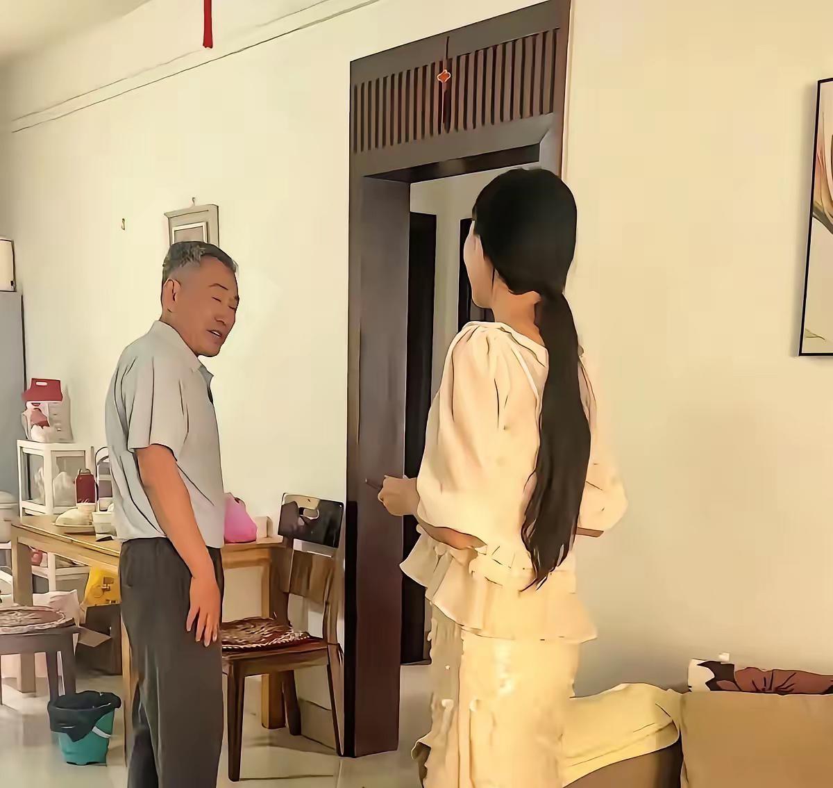 广西，一位女子的妈妈生病住院了，急需要20000元的住院费。女子的账户里也没有多