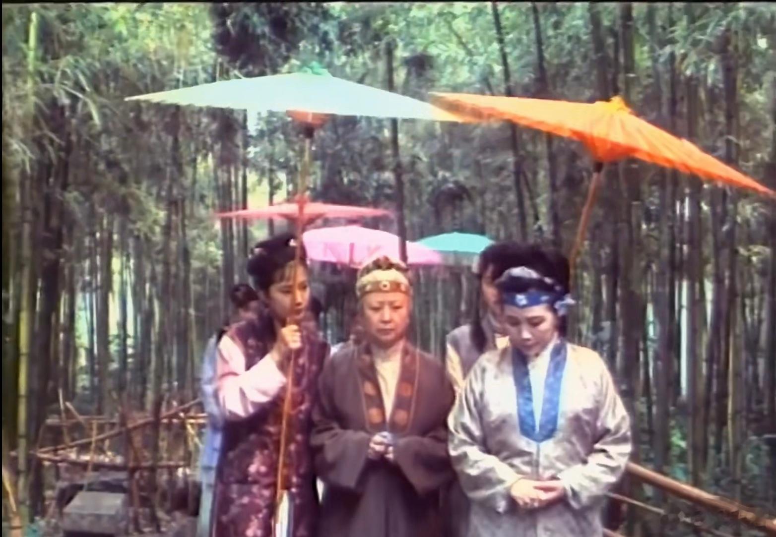 片中还做了这种长柄伞 ​​​