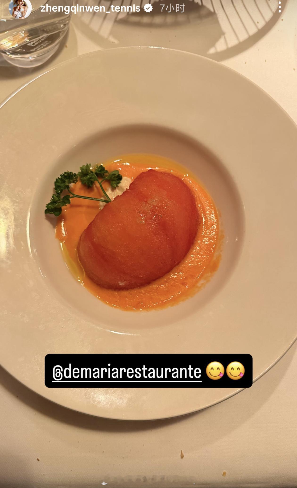 钦文分享的美食……这是西红柿吗❓郑钦文马德里赛再战莱巴金娜郑钦文vs莱巴金娜wt