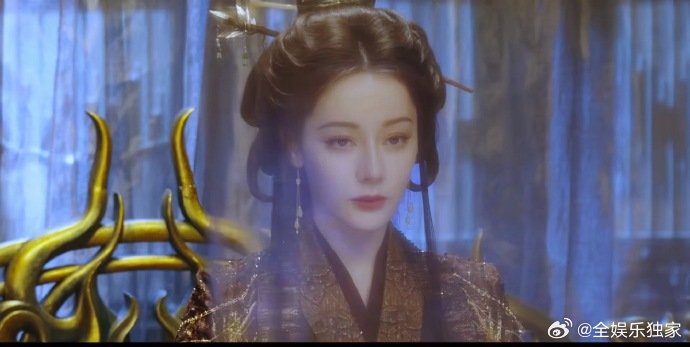 迪丽热巴首个纯坏角色迪丽热巴演白日提灯角色体验感很爽 终于等到热巴的疯批反派，坏