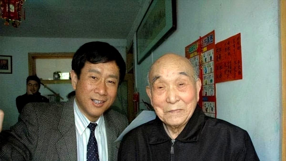 1937年，山东一个老太把一个晕倒的日本鬼子拖回了家，人刚放下，老太太就对儿媳妇