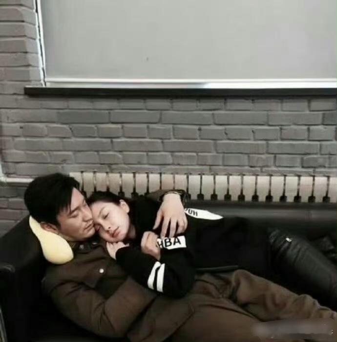 黄晓明以前对baby的爱应该是真爱，仿佛就发生在昨天...... 