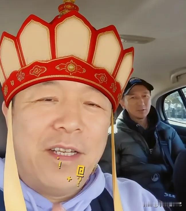 百亿影帝黄渤与发小穷游土耳其，一天的开销不超过150元。


发小是资深穷游党，