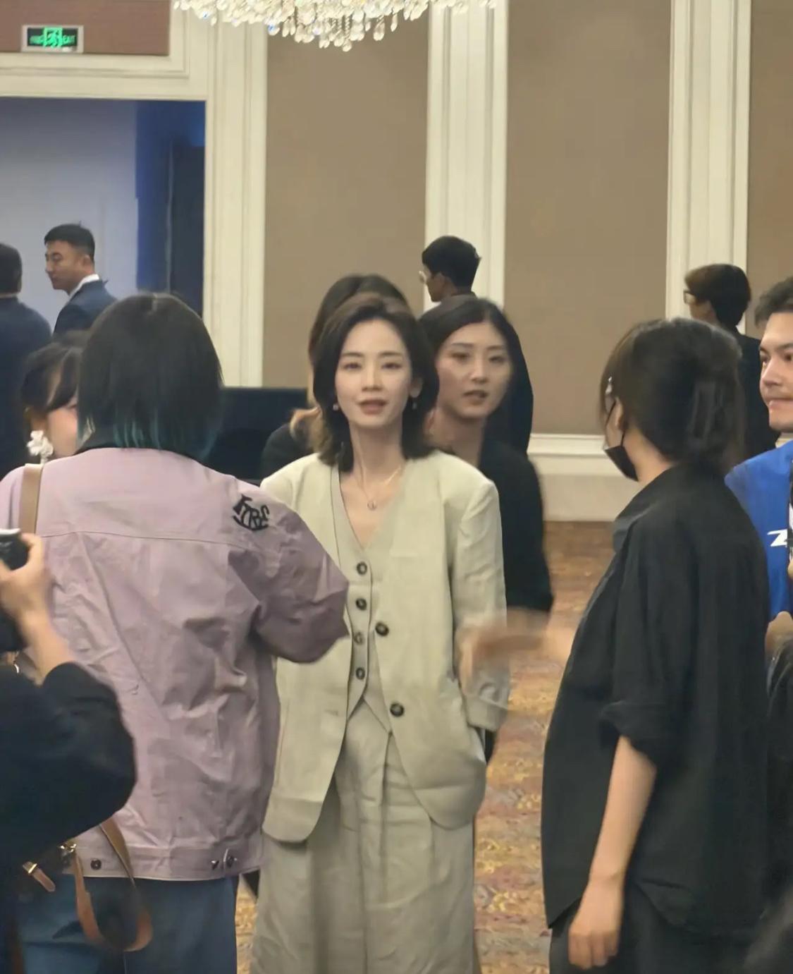 曾经的假小子，现在的大美人，你还记得她是谁吗？