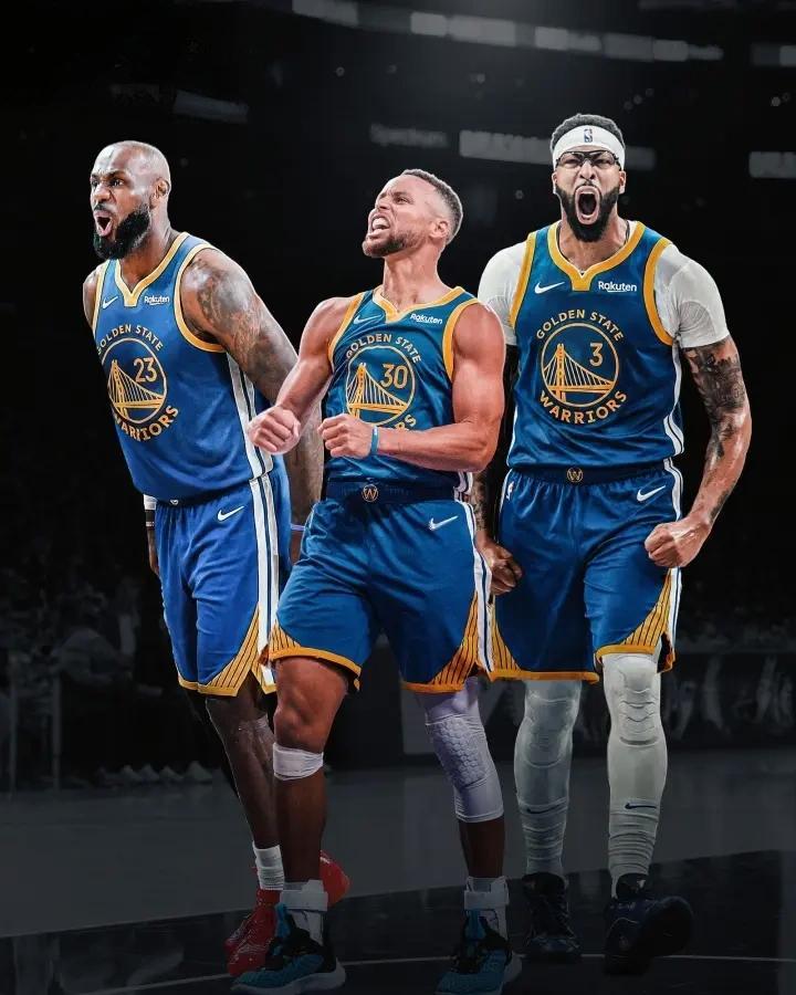 勇士三巨头看着真唬人，除了年龄真是NBA最强。

最强小前锋詹姆斯。

最强大前