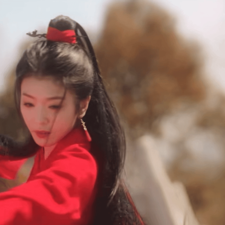 李云霄舞水袖 没有人能从李云霄舞水袖走出来，一尺水袖甩出嗔怒哀怨，兼具力量与柔美