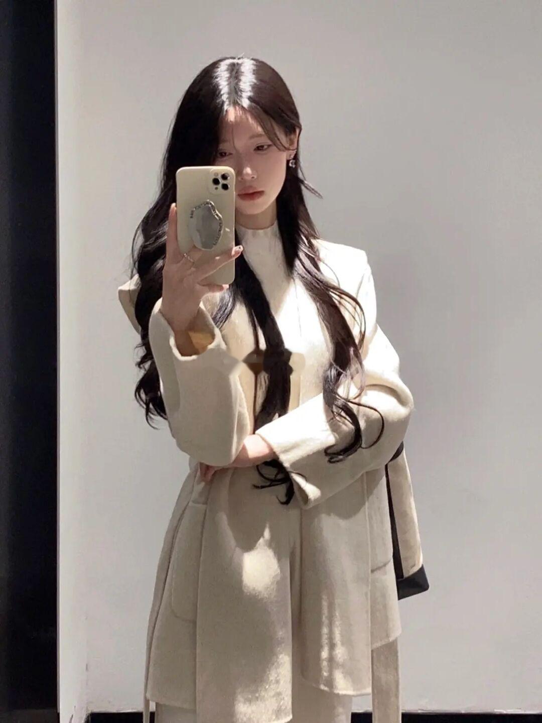 氛围感都是卷发给的𓂃⋆｡ ◌