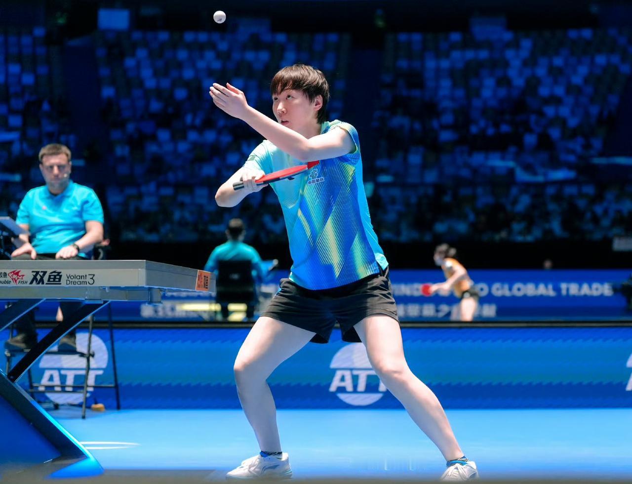 申裕斌很拼，王曼昱很稳，结果没有意外，4-2，王曼昱晋级亚洲杯四强。

第一局王