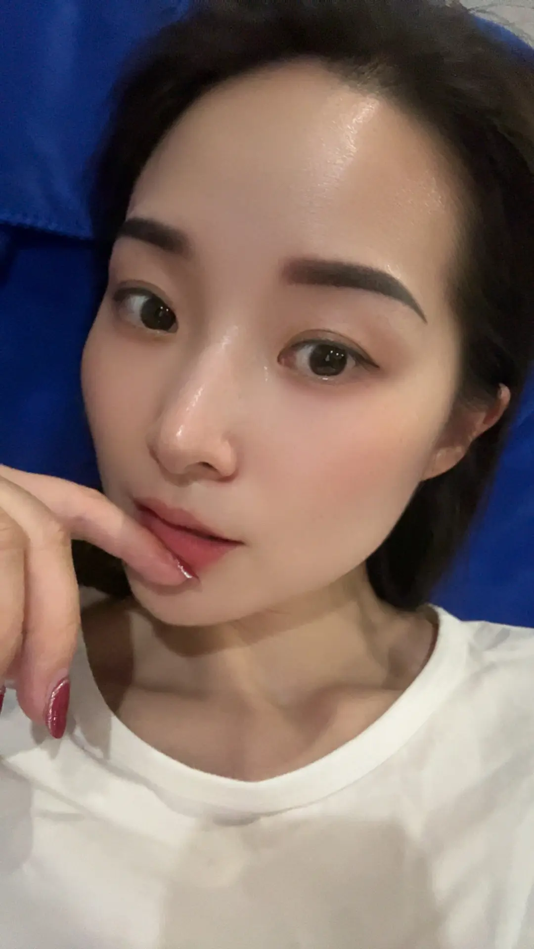 不要问我过得好不好，好呢，你也没有帮过我。不好呢，你也帮不了我，过好了...