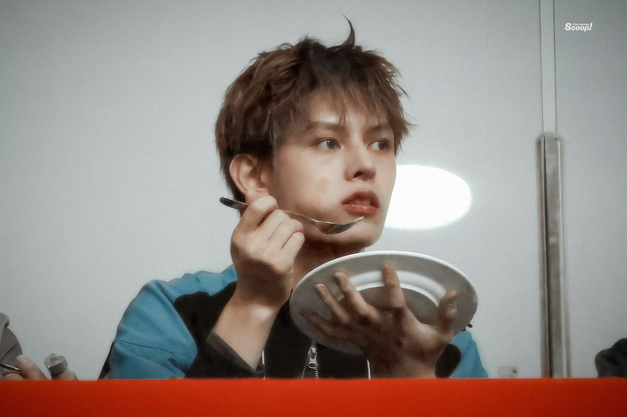 赵雨凡JAMES 🦅赵雨凡﻿ 正在重温足球场小猫吃饭中…🐱cr见水印 