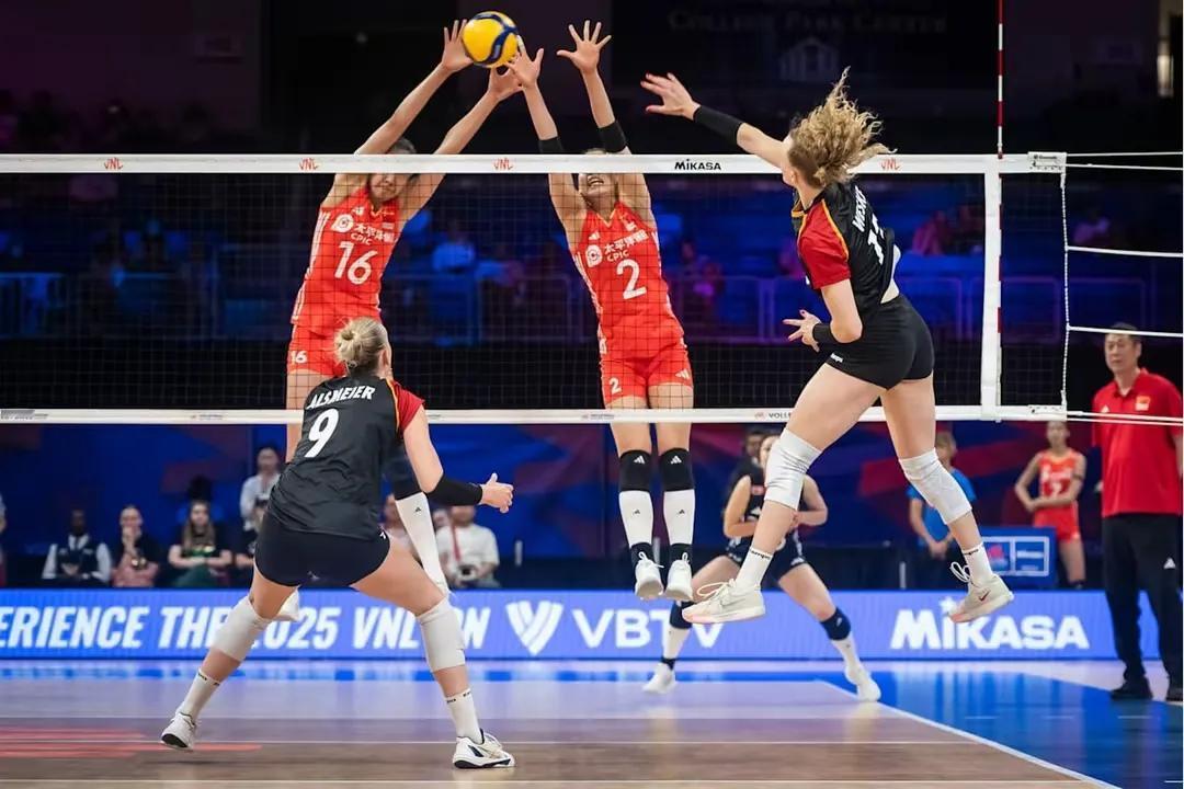 让二追三！中国女排3-2（22-25 24-26 25-21 25-17  18