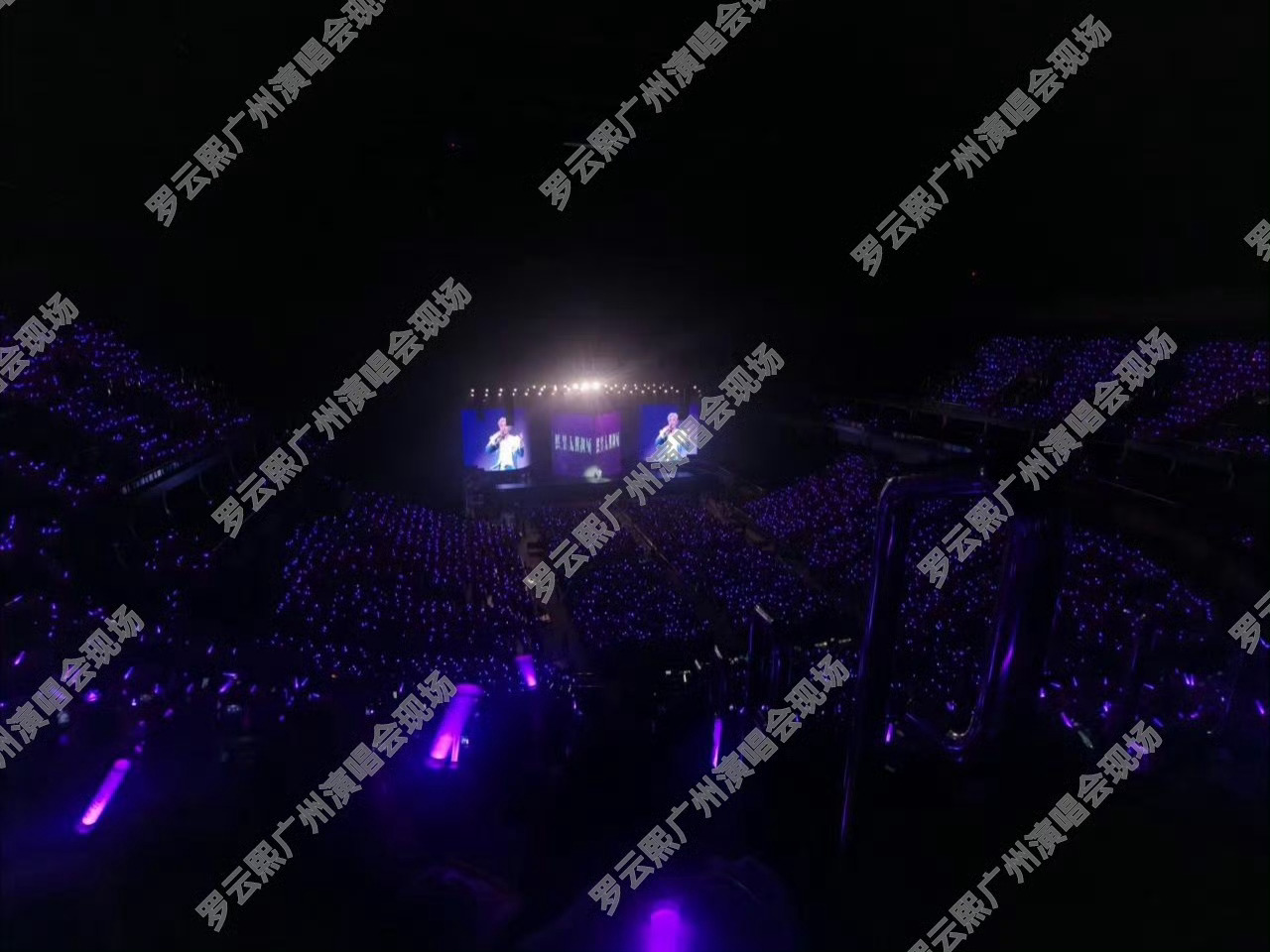 罗云熙演唱会紫海含金量罗云熙演唱会全场铺满连绵紫海，座无虚席一票难求，一次次加座