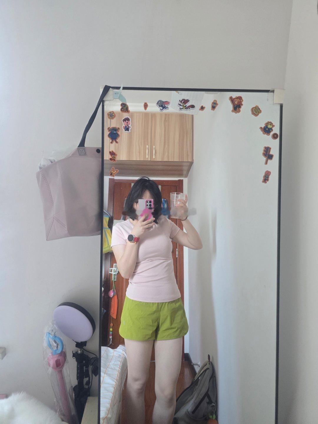 我一边爱着夏天一边讨厌这 
