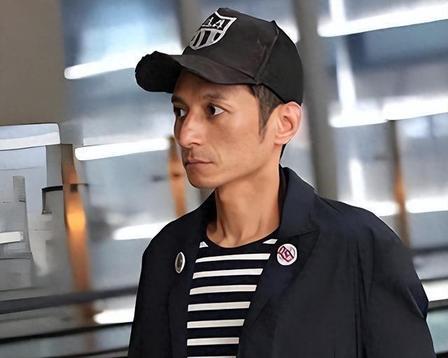 擦了个行李箱，被骂了好几年“精神病”——49岁李维嘉的亲口回应，比想象中更戳人