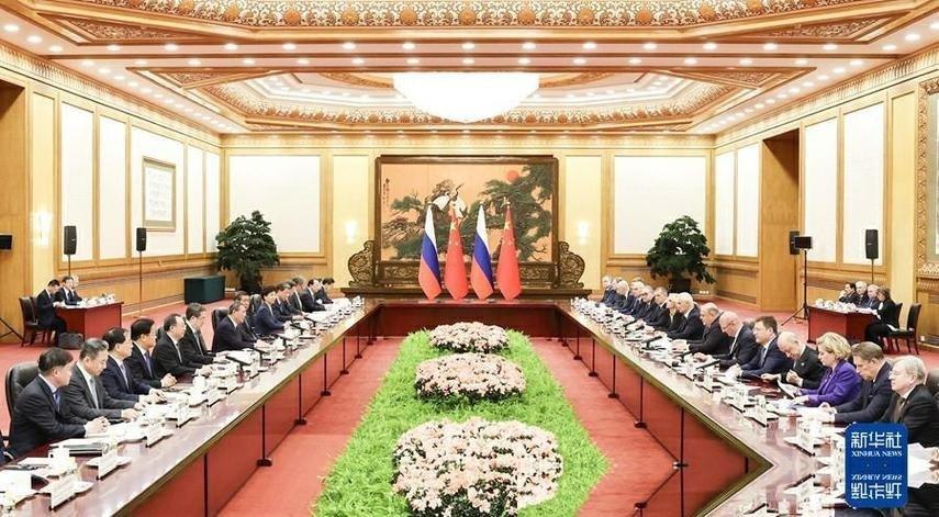 11月的深圳，难道真要迎来一场震撼全球的外交名场面？
中美俄三方领导人坐到同一张