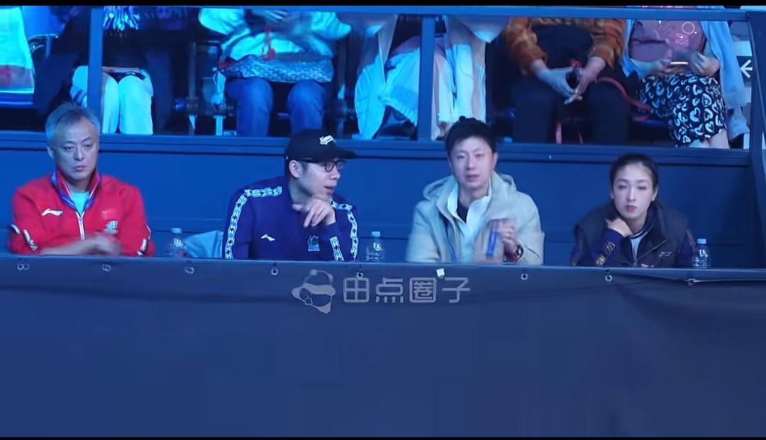 说实话，这么多领导，哥姐坐那里看着，运动员会不会有心理压力呢？尤其那些没有上过大
