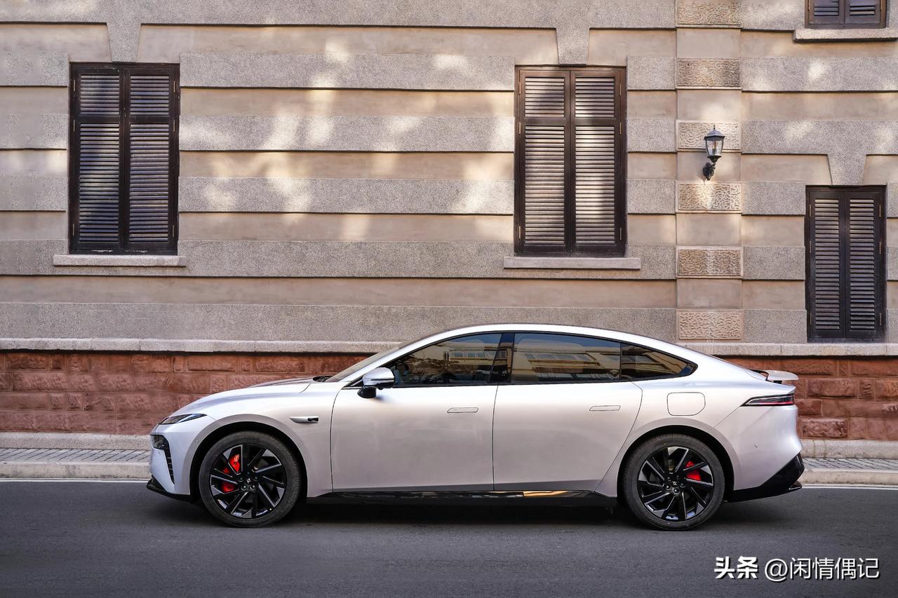 吉利星越L和坦克300怎么选？听我说句实在话吧。
 
这俩车，根本不是一个路数，