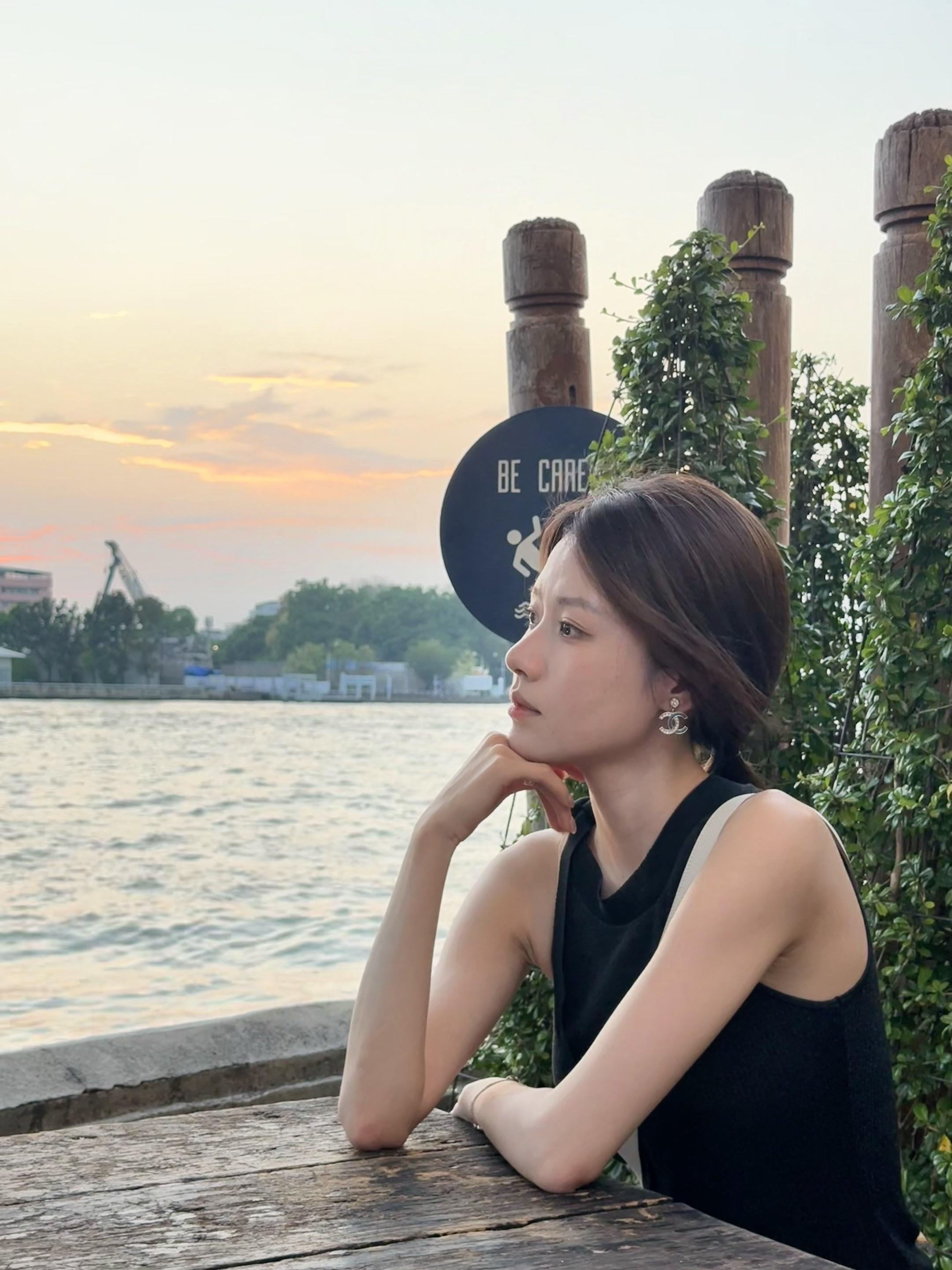 很多时候在想 人怎么能糟糕成这样。当你的身体无法承受情绪时 身体就会出现躯体化